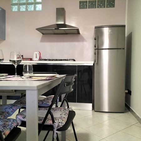 sweet home Chiavari Buitenkant foto